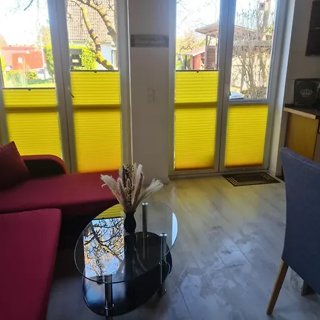 Sonniges Sundchalet Holiday home Stralsund